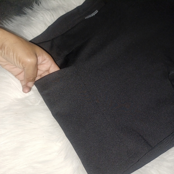 SOLD- PATAGONIA STRETCHY SHORTS - Picture 3 of 4